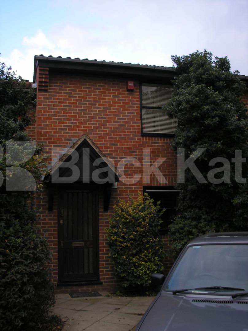 			NEW INSTRUCTION!, 2 Bedroom, 1 bath, 1 reception Mews House			 Ploughman Close, CAMDEN